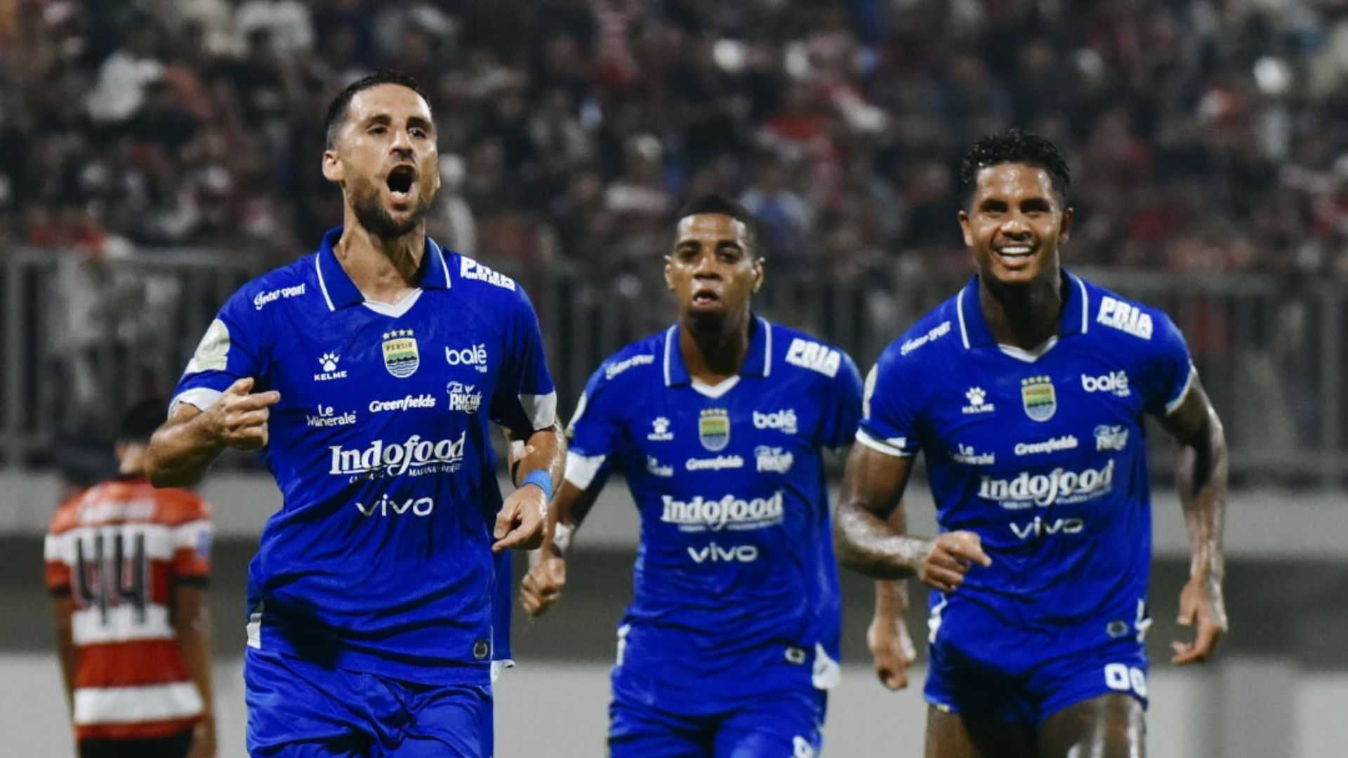 Persib Bandung Bungkam Madura United Empat Gol di Laga Tandang